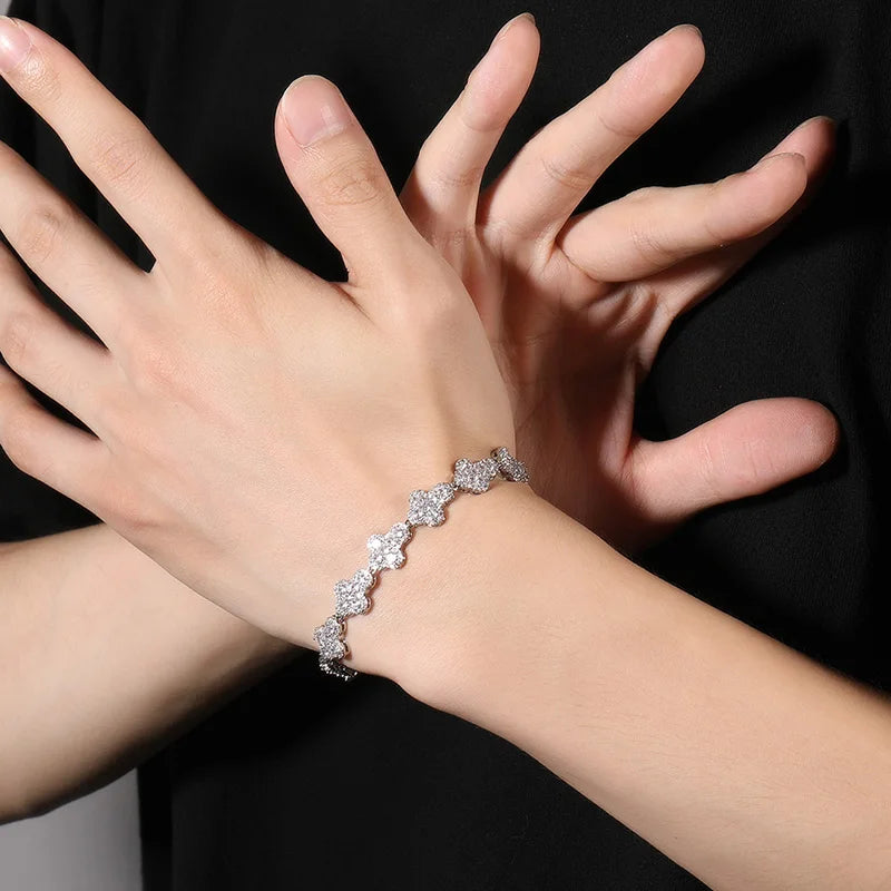 𝔭𝔲𝔯𝔢 𝔤𝔯𝔞𝔠𝔢 𝔟𝔯𝔞𝔠𝔢𝔩𝔢𝔱𝔰