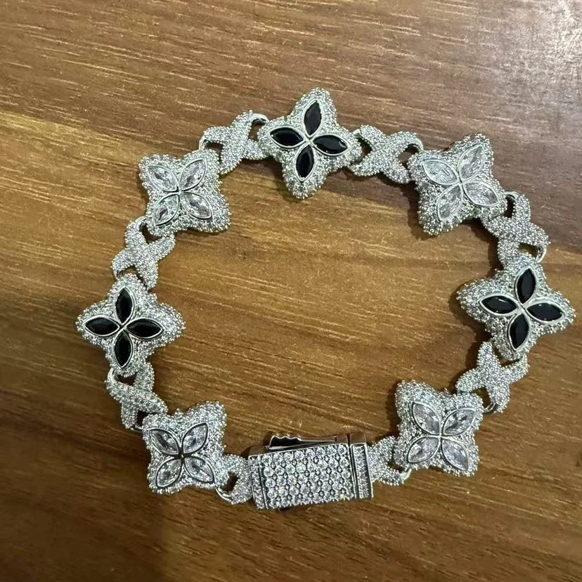 𝔰𝔱𝔞𝔯 𝔟𝔯𝔞𝔠𝔢𝔩𝔢𝔱